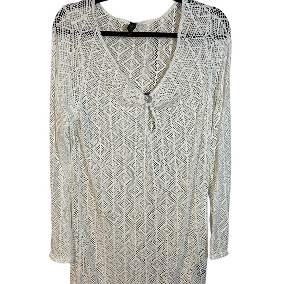 Lady Hathaway Other - A Lady Hathaway white swim coverup in size large